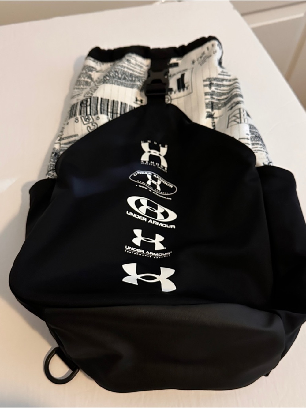 Preowned Under Armour Sling Gym Sack Bag Excellent Condition